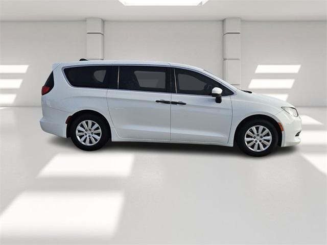 used 2018 Chrysler Pacifica car, priced at $16,812