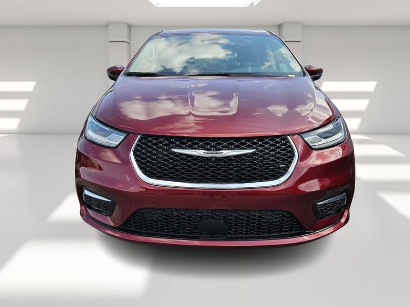 used 2023 Chrysler Pacifica car, priced at $33,886