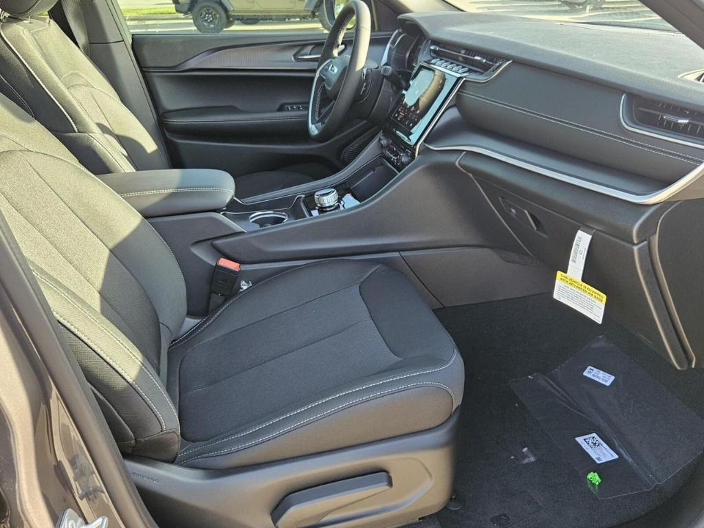 new 2025 Jeep Grand Cherokee L car, priced at $37,585