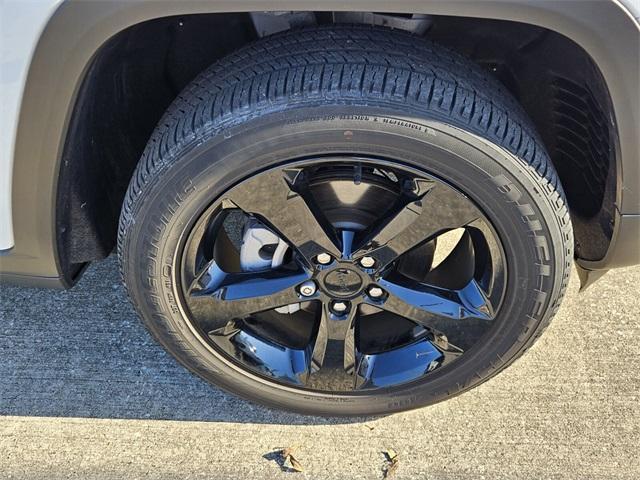 used 2023 Jeep Grand Cherokee car, priced at $29,999