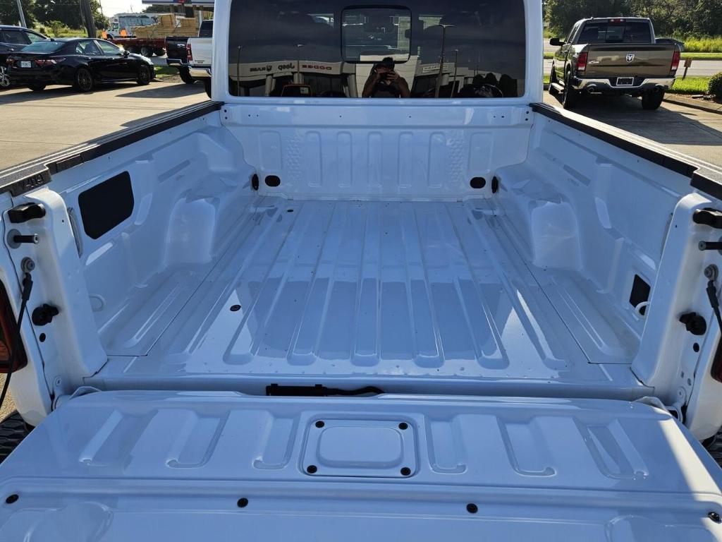 new 2025 Jeep Gladiator car, priced at $53,378