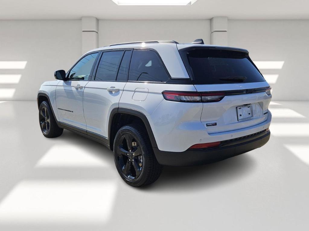 new 2025 Jeep Grand Cherokee car, priced at $41,600