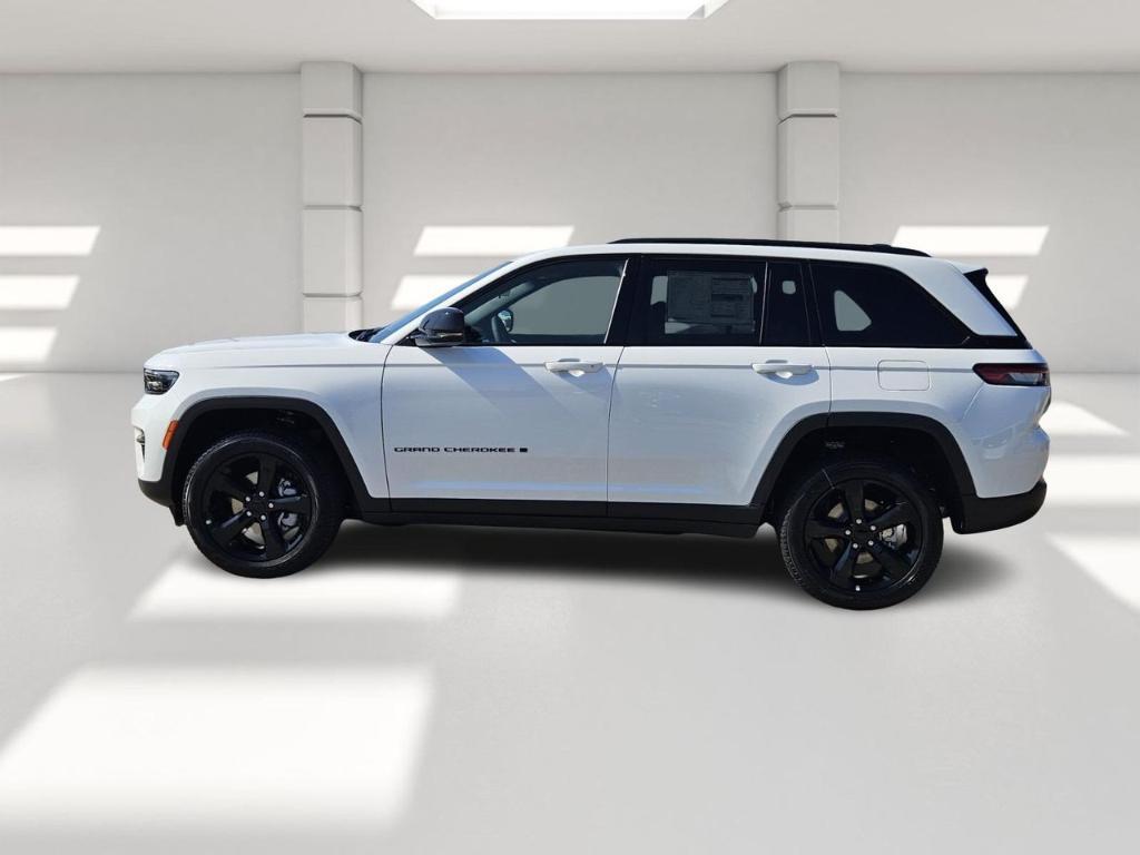 new 2025 Jeep Grand Cherokee car, priced at $41,600