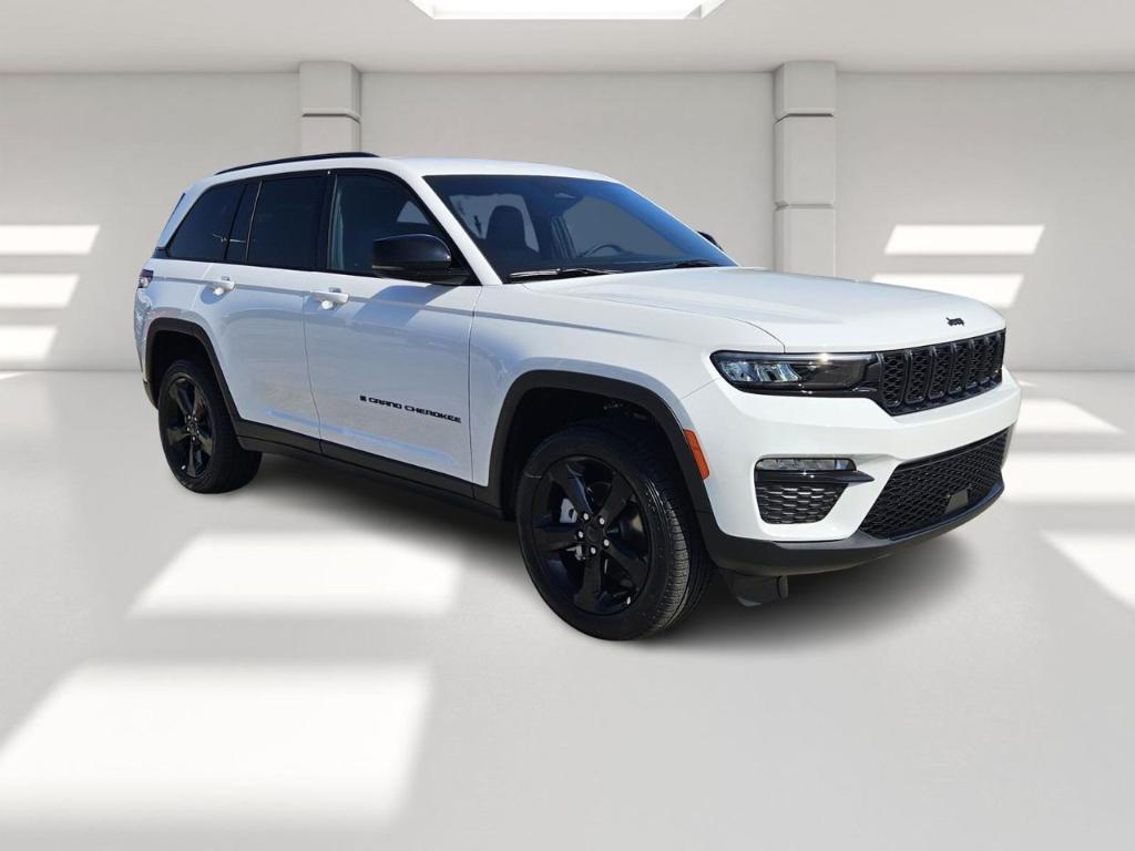 new 2025 Jeep Grand Cherokee car, priced at $41,600