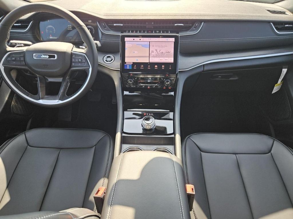 new 2025 Jeep Grand Cherokee car, priced at $41,600