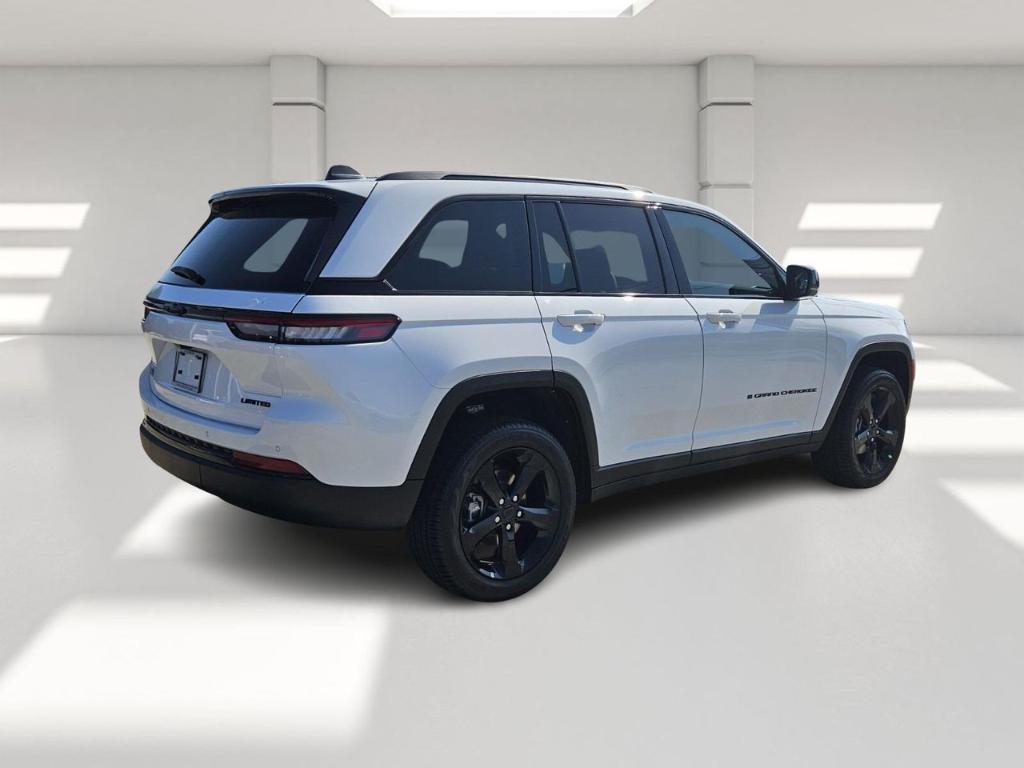 new 2025 Jeep Grand Cherokee car, priced at $41,600