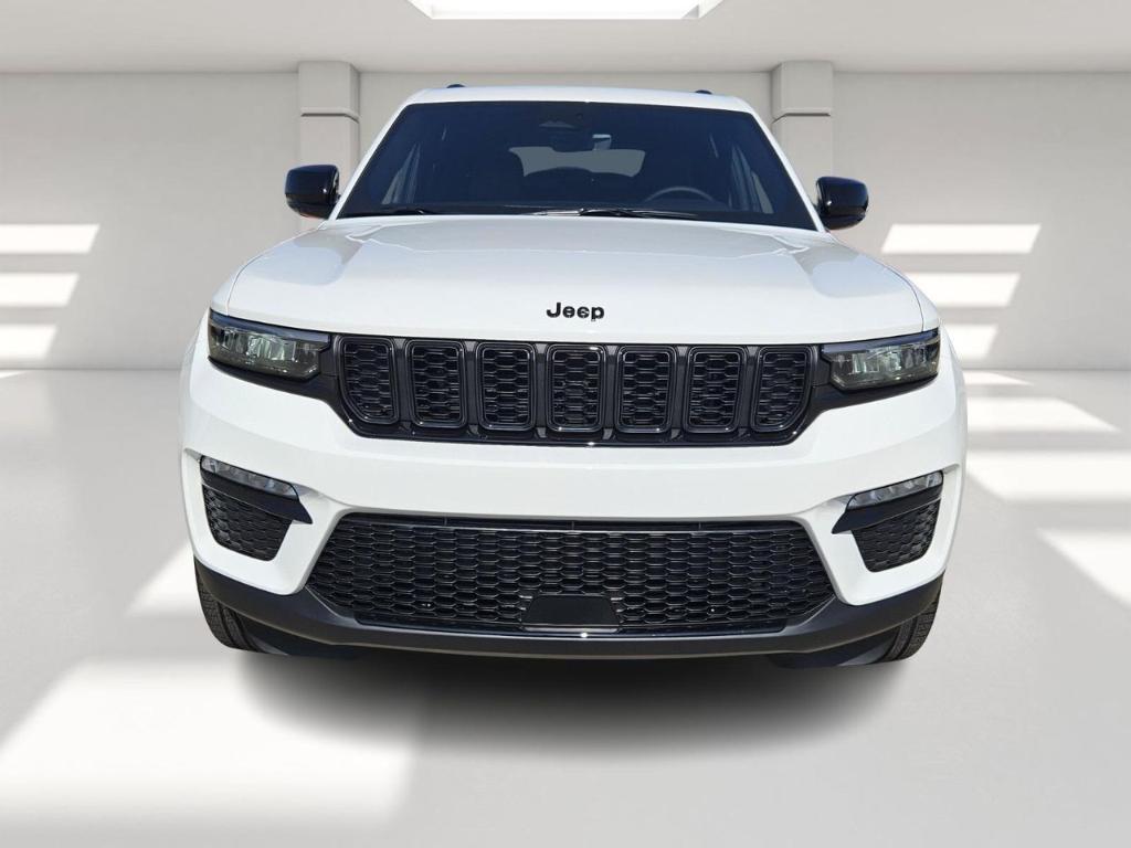 new 2025 Jeep Grand Cherokee car, priced at $41,600