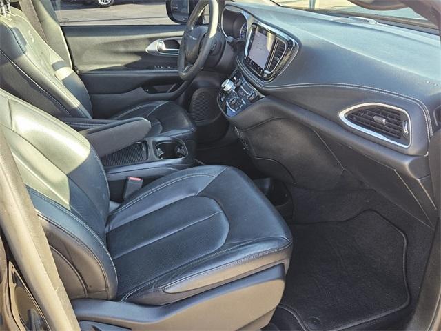 used 2022 Chrysler Pacifica Hybrid car, priced at $24,999