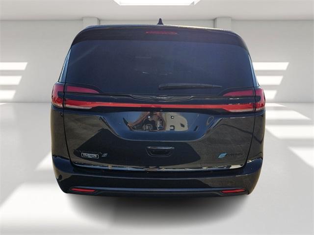 used 2022 Chrysler Pacifica Hybrid car, priced at $24,999