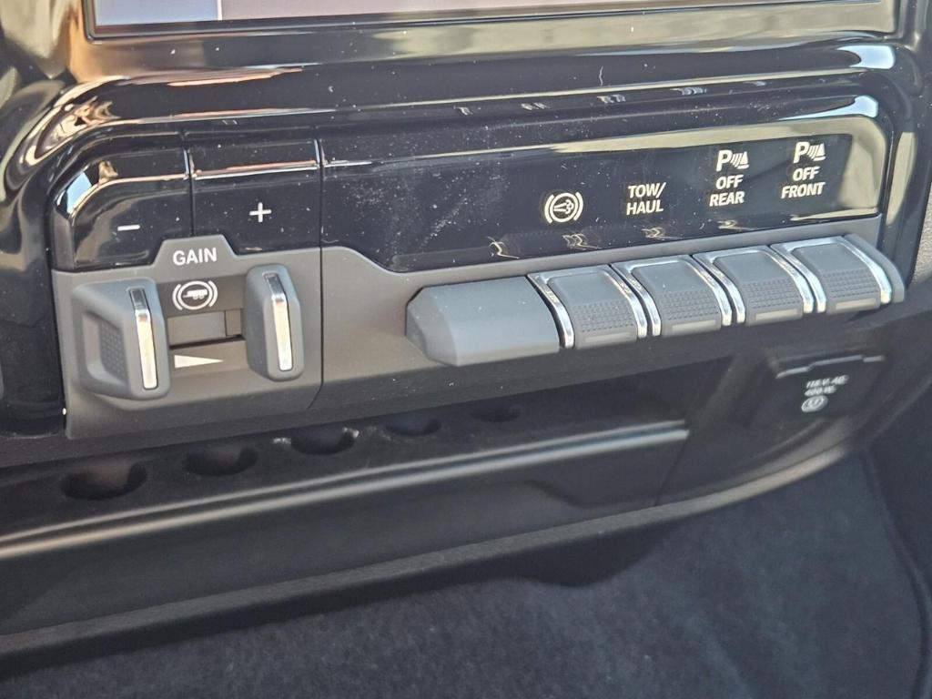 new 2025 Ram 2500 car, priced at $61,761