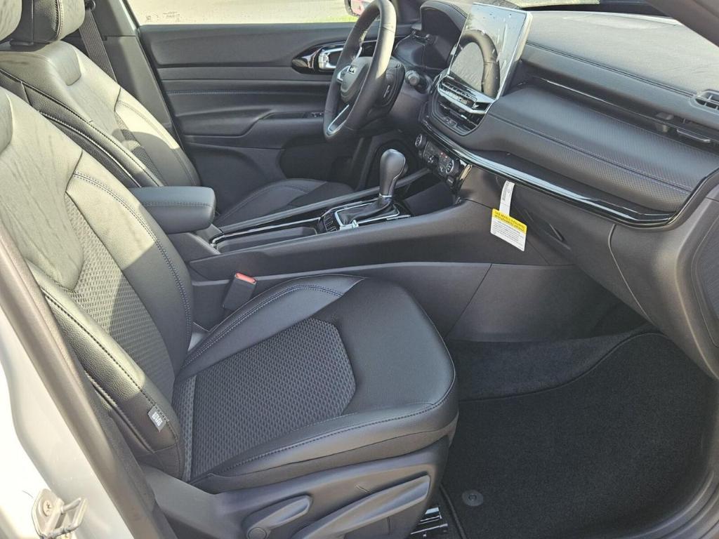 new 2025 Jeep Compass car, priced at $28,432
