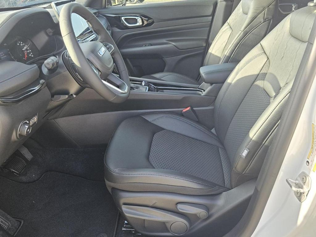 new 2025 Jeep Compass car, priced at $28,432