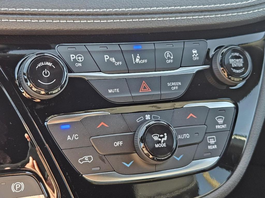 new 2025 Chrysler Pacifica car, priced at $40,722