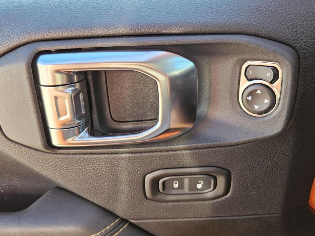 new 2025 Jeep Wrangler car, priced at $51,093