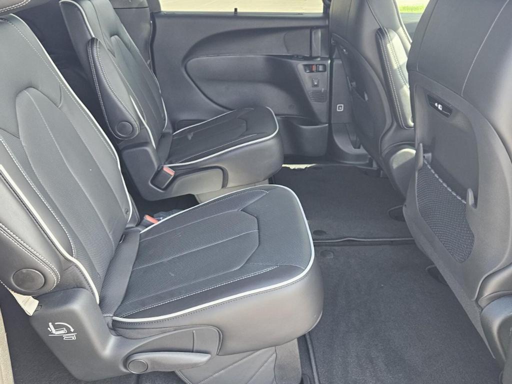 new 2025 Chrysler Pacifica car, priced at $47,041