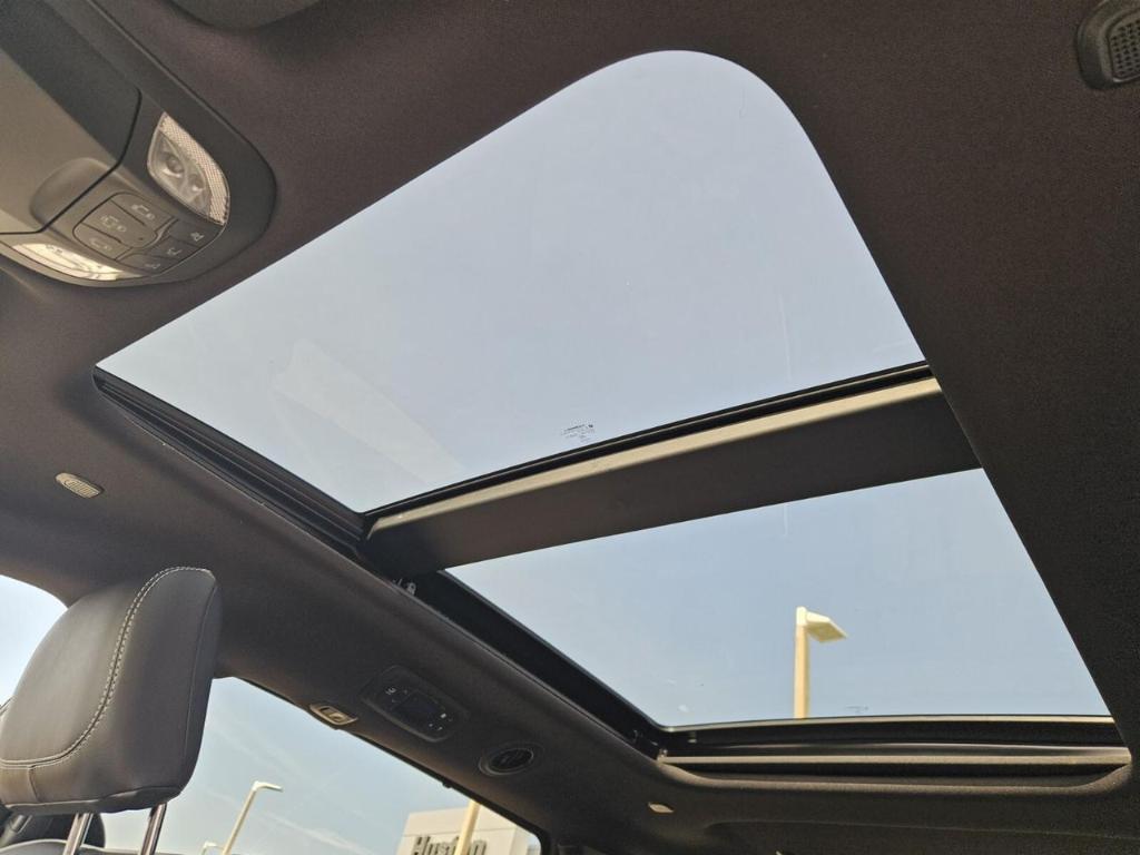 new 2025 Chrysler Pacifica car, priced at $47,041