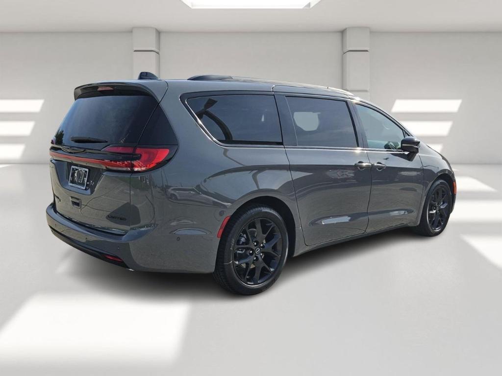 new 2025 Chrysler Pacifica car, priced at $47,041
