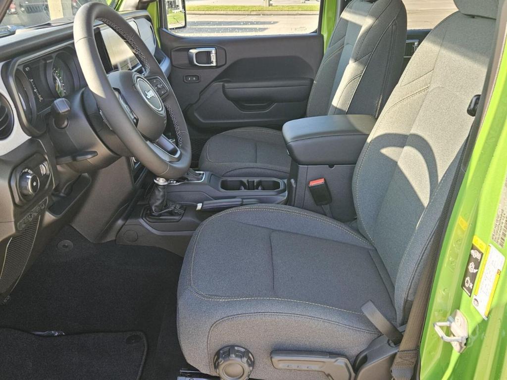 new 2025 Jeep Wrangler car, priced at $40,612