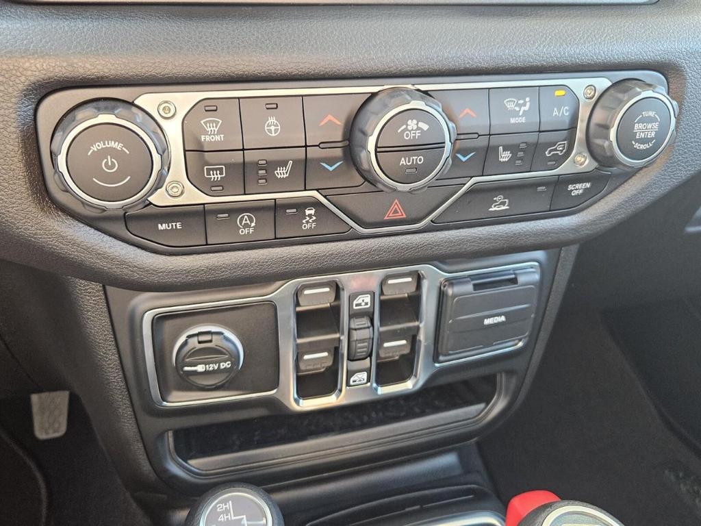 new 2025 Jeep Wrangler car, priced at $40,612