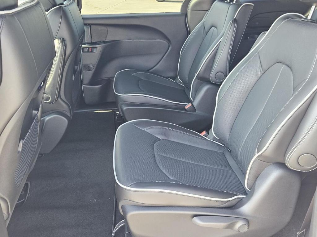new 2025 Chrysler Pacifica Hybrid car, priced at $56,965