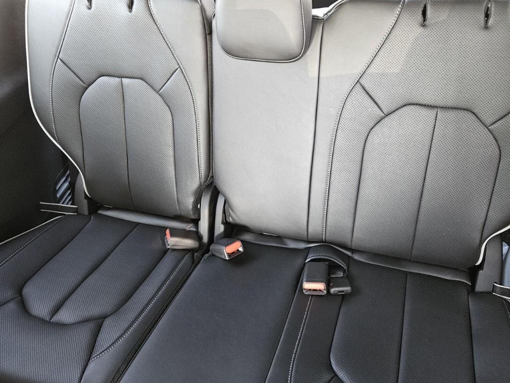 new 2025 Chrysler Pacifica Hybrid car, priced at $56,965