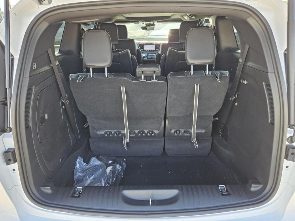 new 2025 Chrysler Pacifica Hybrid car, priced at $56,965
