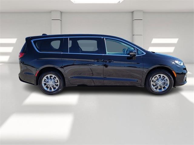 new 2024 Chrysler Pacifica car, priced at $41,445