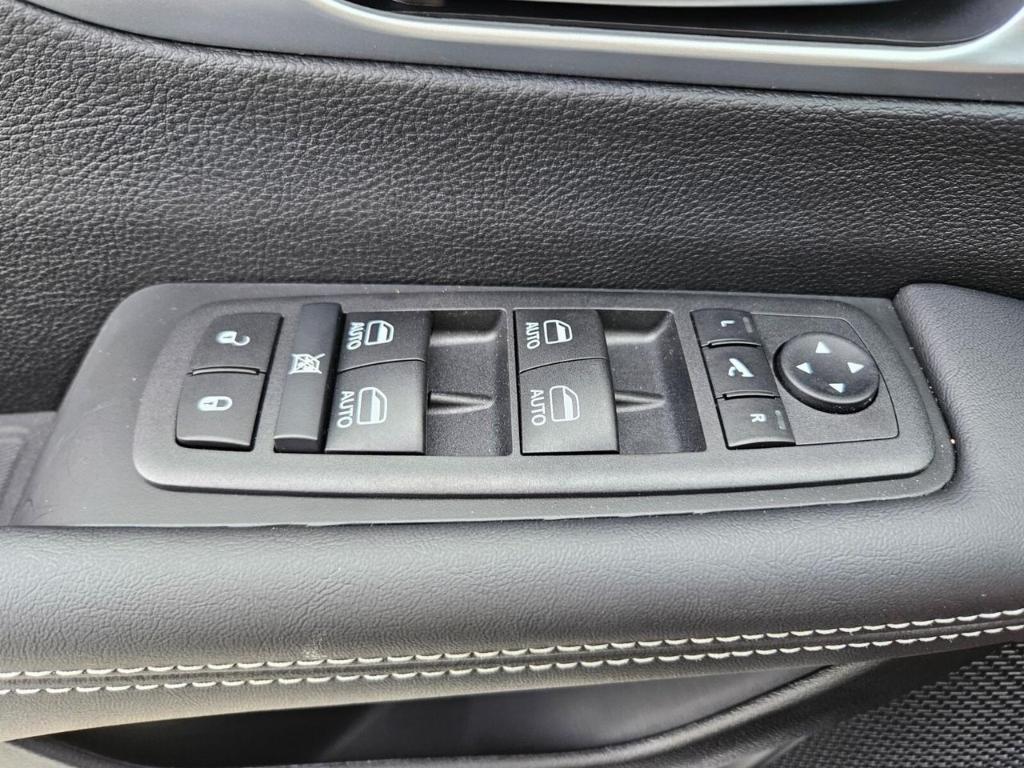 new 2026 Chrysler Pacifica car, priced at $41,286