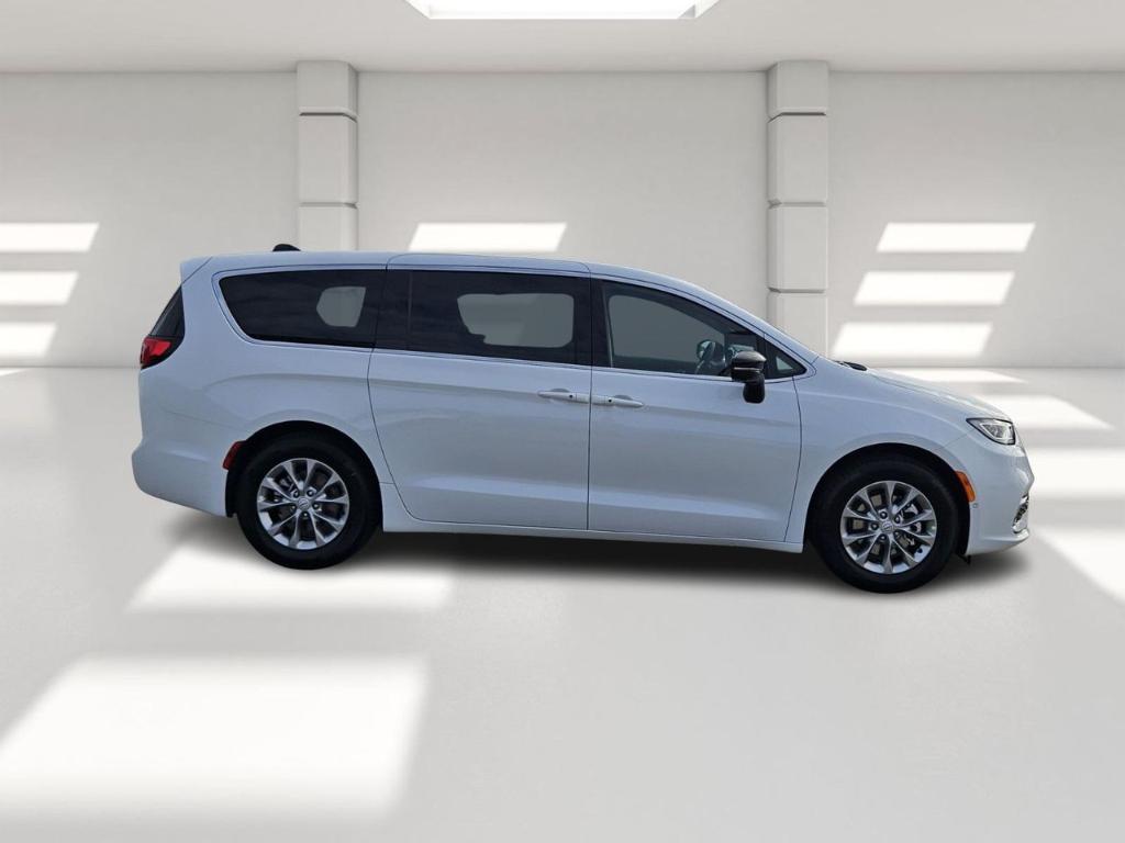 new 2026 Chrysler Pacifica car, priced at $41,286