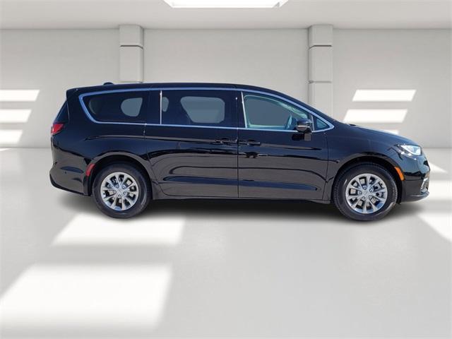 new 2024 Chrysler Pacifica car, priced at $42,845