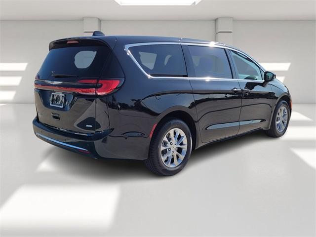 new 2024 Chrysler Pacifica car, priced at $42,845