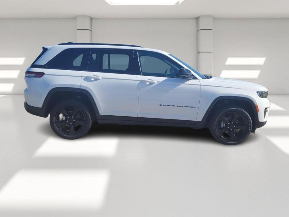 new 2024 Jeep Grand Cherokee car, priced at $41,830