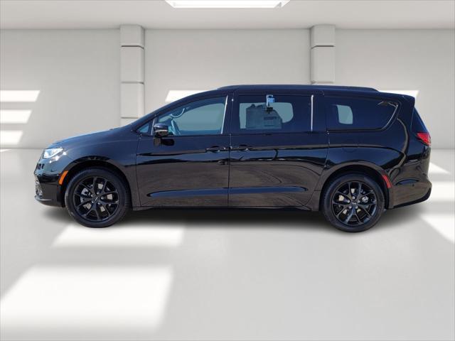 new 2024 Chrysler Pacifica car, priced at $42,940