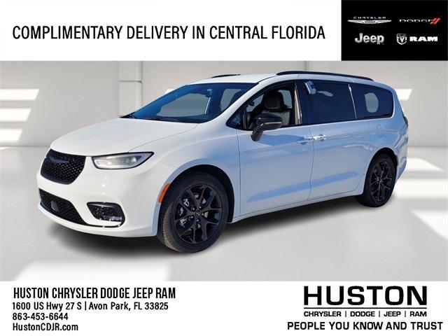 new 2024 Chrysler Pacifica car, priced at $40,595