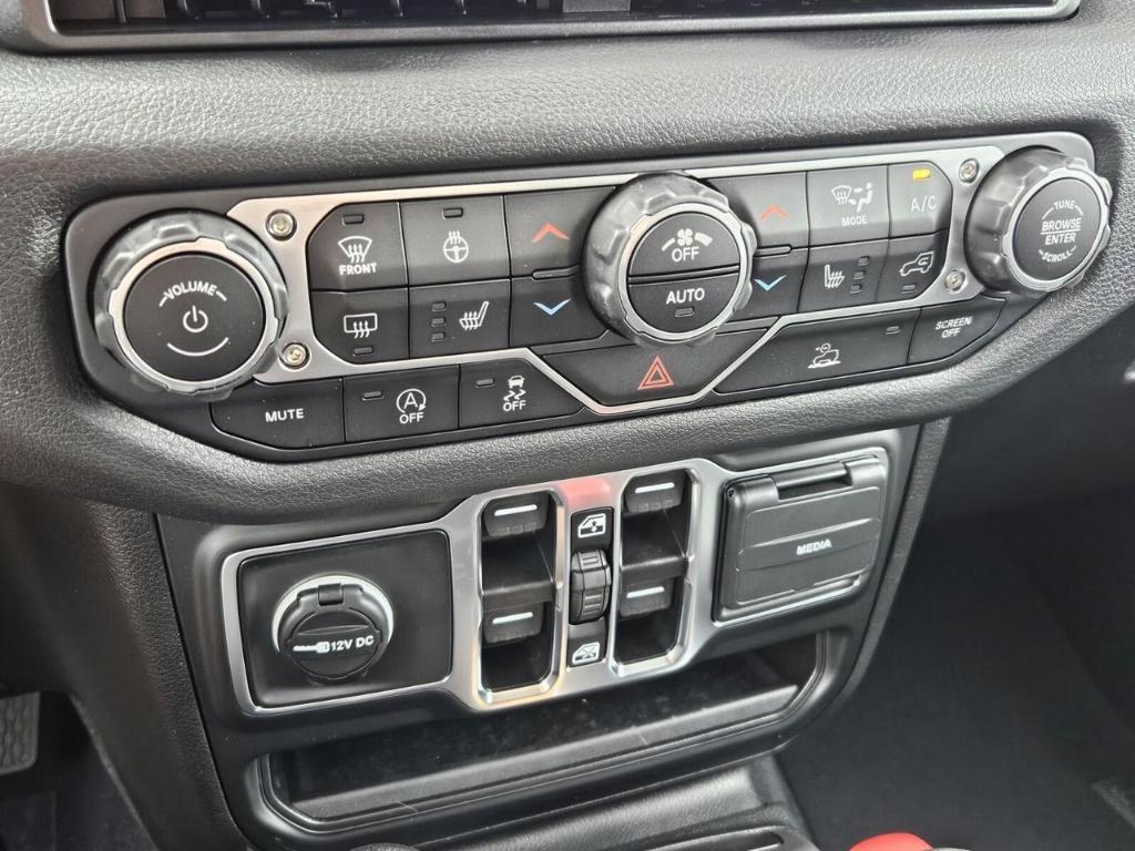 new 2025 Jeep Wrangler car, priced at $39,689