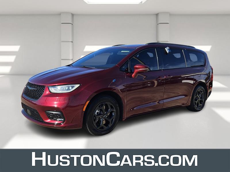 used 2021 Chrysler Pacifica Hybrid car, priced at $24,444