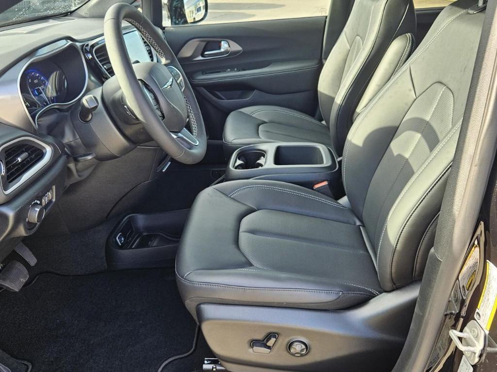 new 2025 Chrysler Voyager car, priced at $38,703
