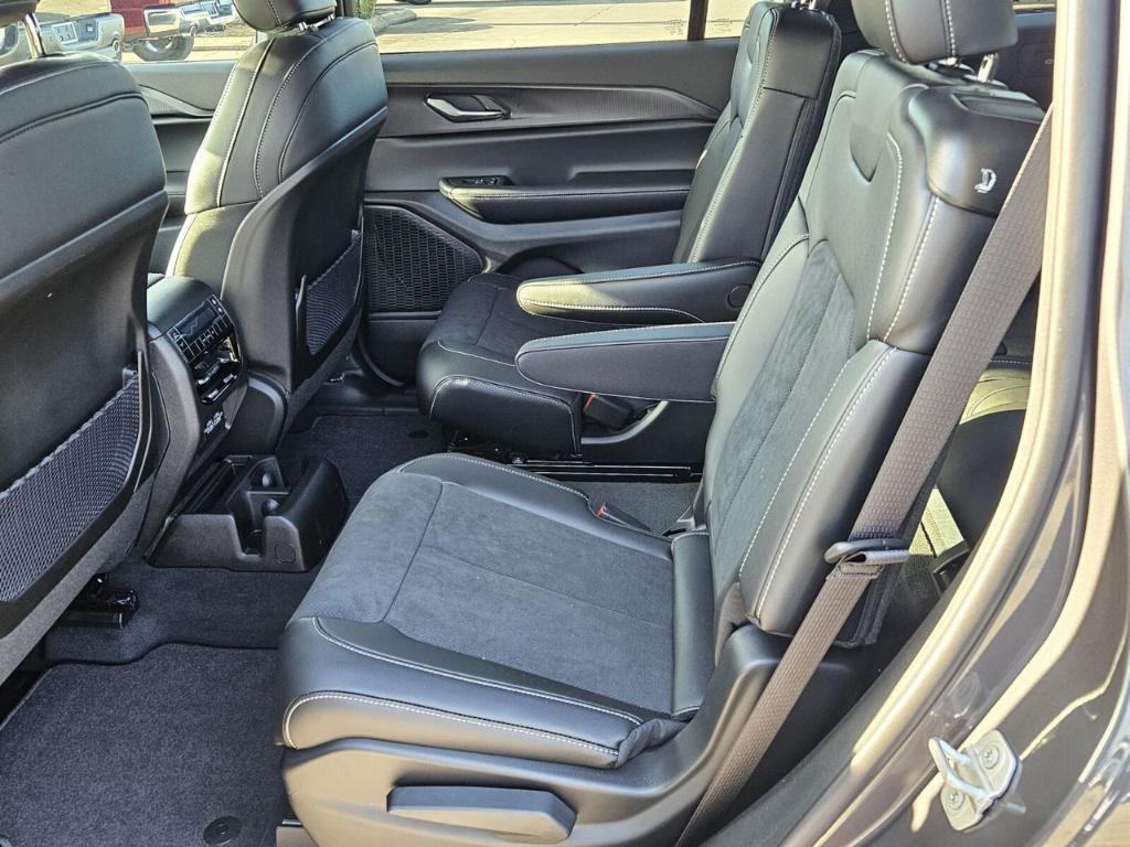 new 2025 Jeep Grand Cherokee L car, priced at $43,806