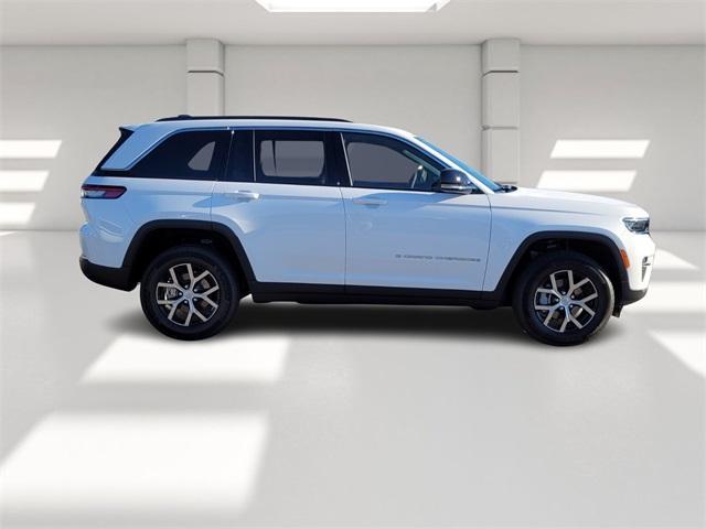 new 2025 Jeep Grand Cherokee car, priced at $41,200