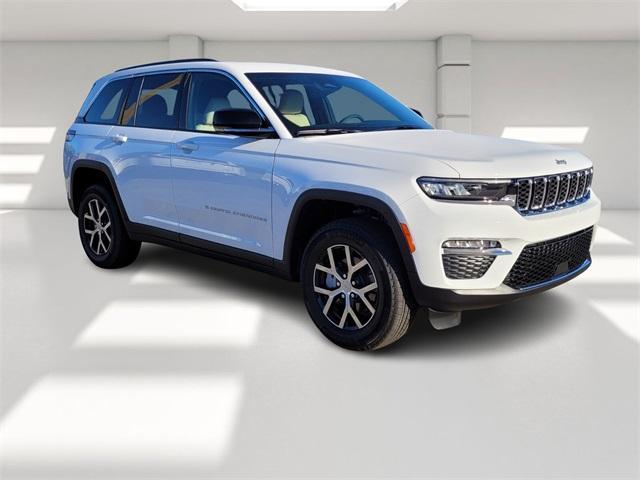 new 2025 Jeep Grand Cherokee car, priced at $41,200