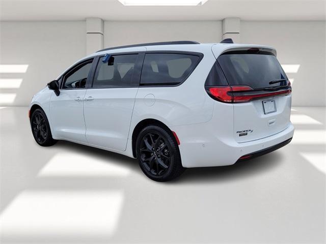 new 2024 Chrysler Pacifica car, priced at $40,595