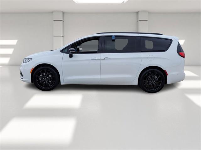 new 2024 Chrysler Pacifica car, priced at $40,595