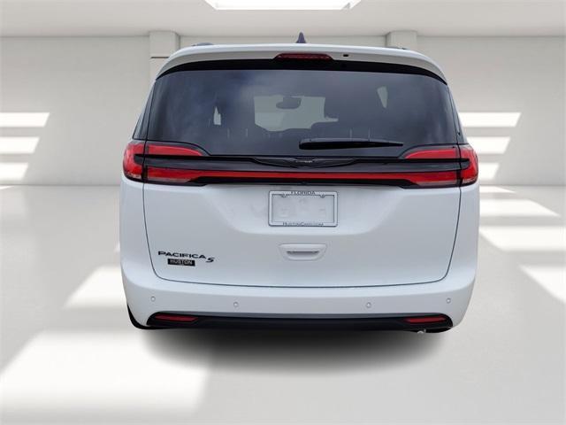 new 2024 Chrysler Pacifica car, priced at $40,595