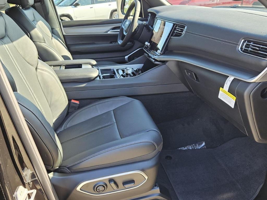 new 2025 Jeep Wagoneer L car, priced at $68,623