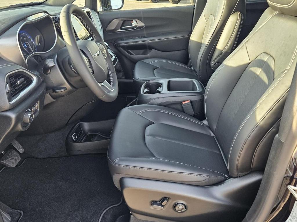 new 2026 Chrysler Pacifica car, priced at $37,965