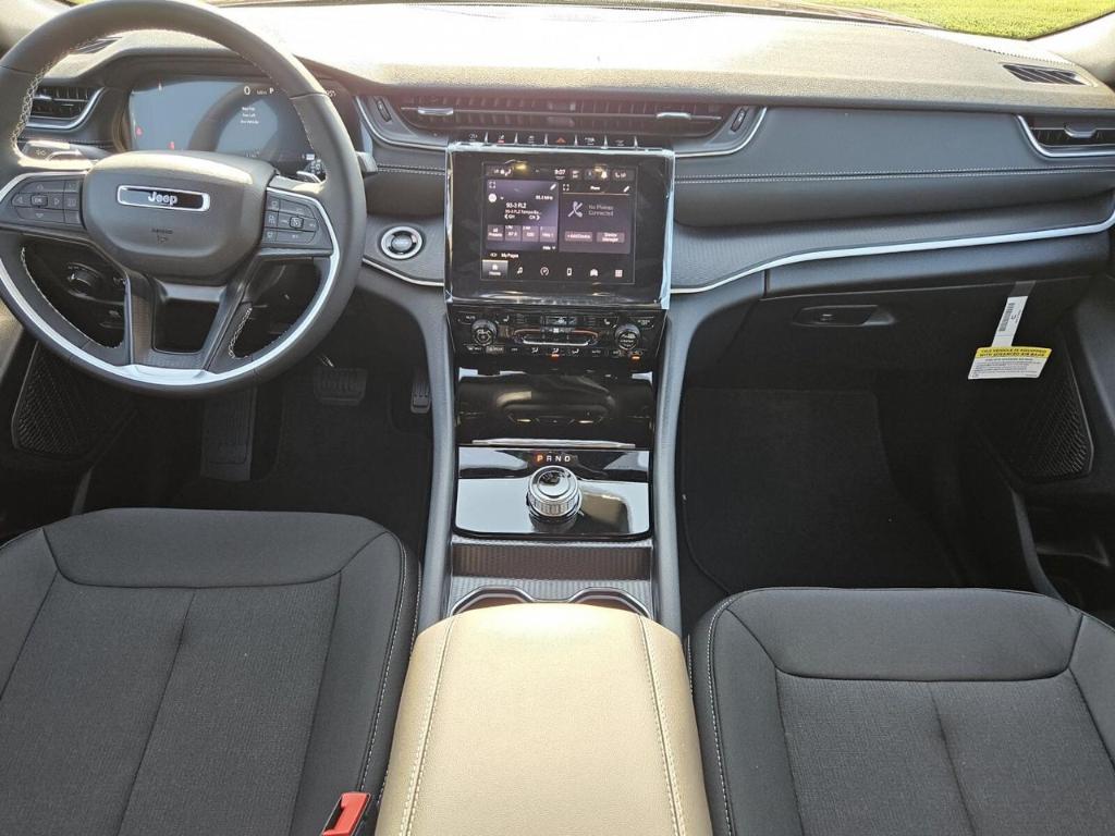 new 2025 Jeep Grand Cherokee L car, priced at $39,297