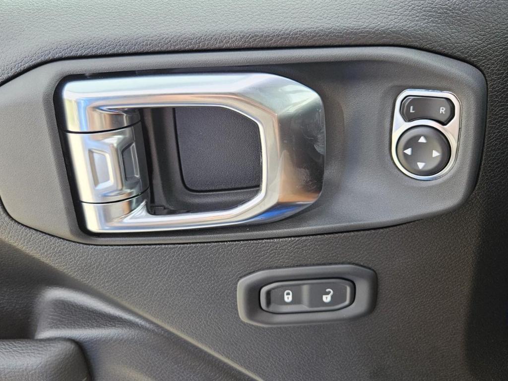new 2025 Jeep Wrangler car, priced at $42,153