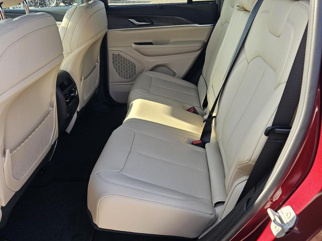 new 2025 Jeep Grand Cherokee car, priced at $46,831