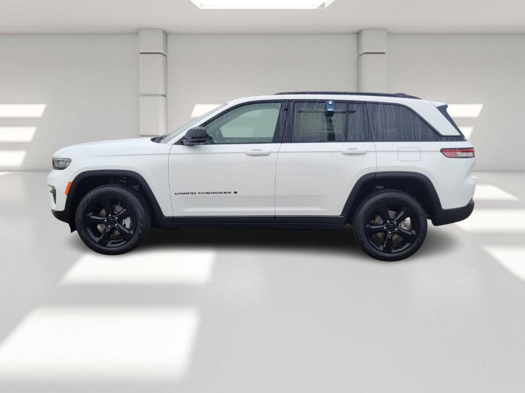 new 2025 Jeep Grand Cherokee car, priced at $48,896