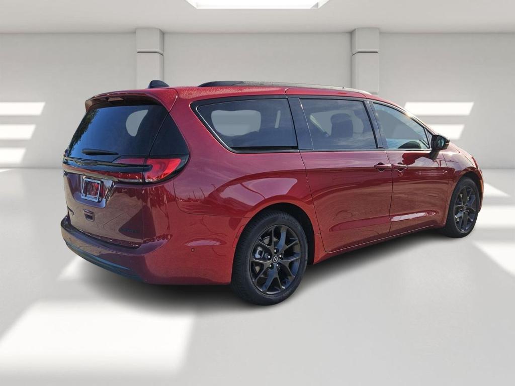 new 2025 Chrysler Pacifica car, priced at $46,975